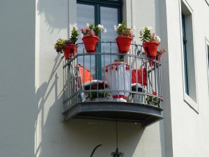 doniczki balkonowe na balustradę